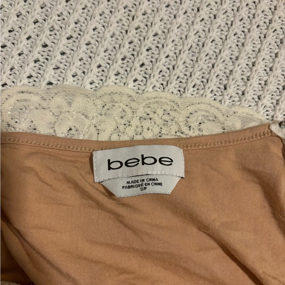 Small lace dress - Picture 4 of 4